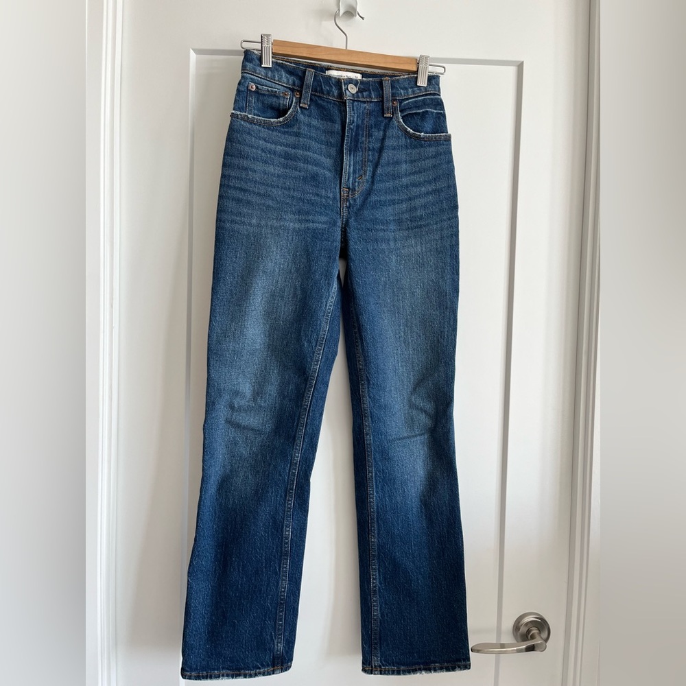 Abercrombie 90s Straight Ultra High Rise